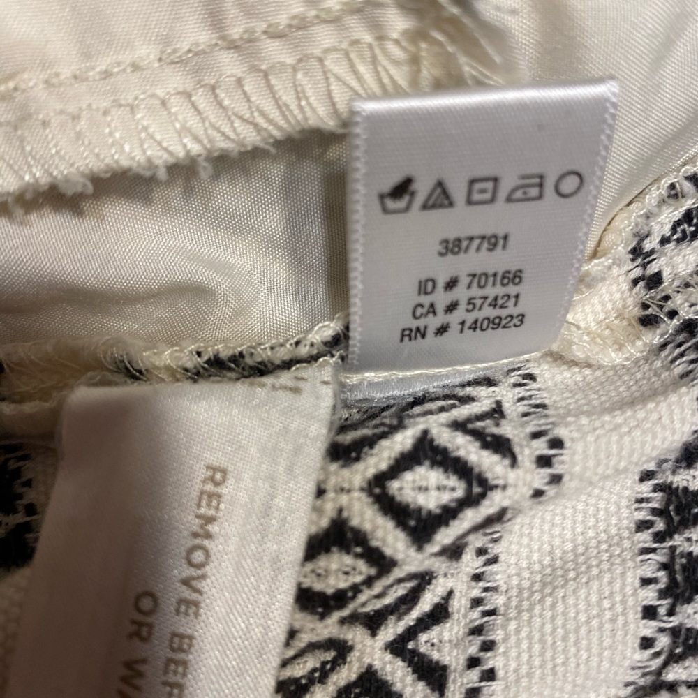 Ann Taylor loft, The Riviera shorts. Size 10 - Picture 15 of 15
